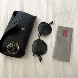 Round RayBan Sunglasses (Black)